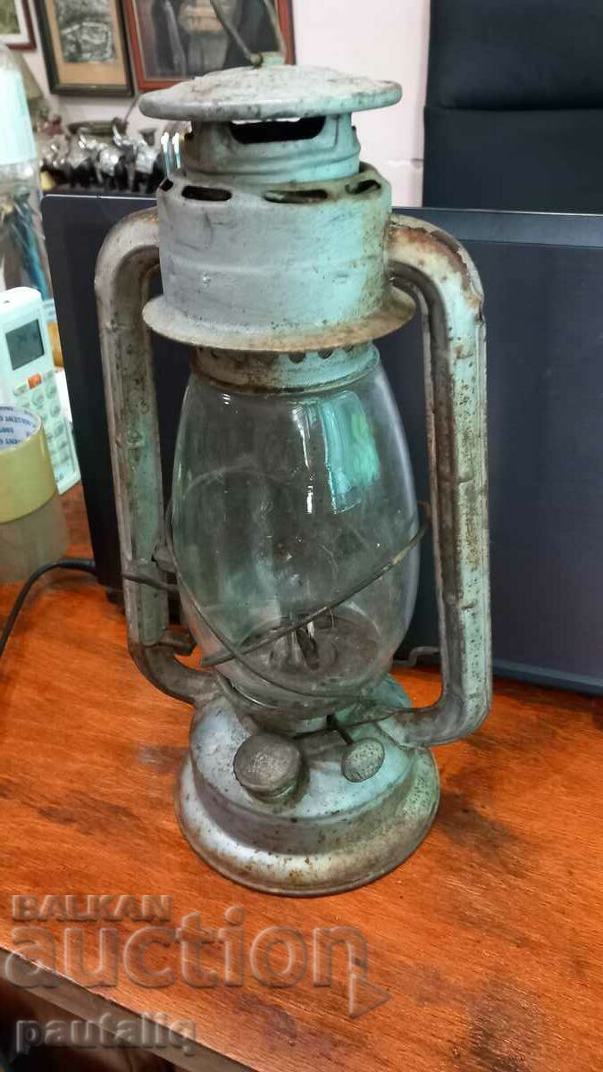 Delivery of OLD GAS LANTERN GLOBE Delivery of OLD GAS LANTERN GLOBE