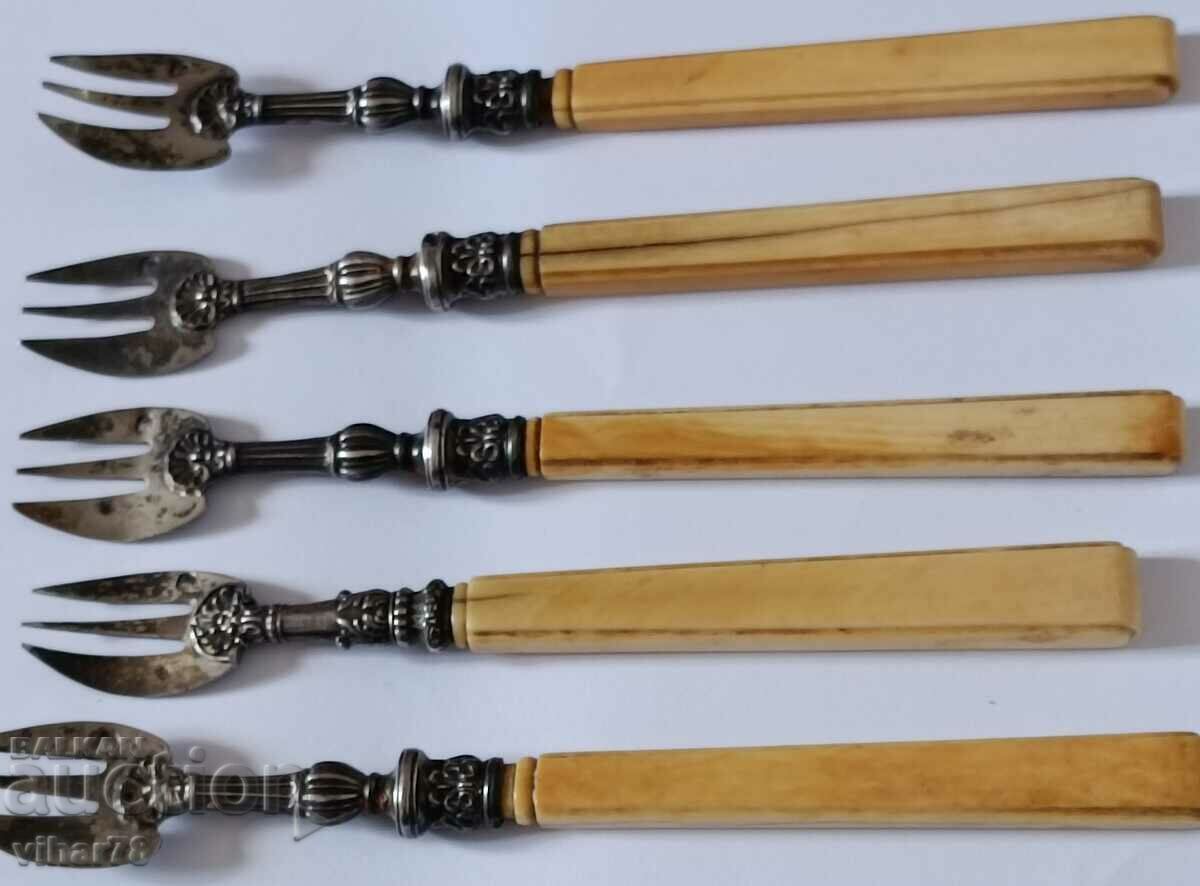 old silver forks with price 219.99 BGN | € 112.48 old silver forks with price 219.99 BGN | € 112.48