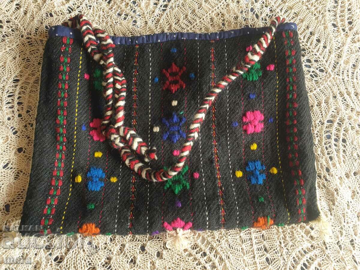 Auction  Authentic woolen hand-woven shepherd's purse