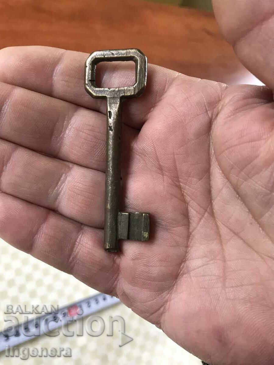 КЛЮЧ СТАРИНЕН ОТ САНДЪЦИТЕ НА БАБА И ДЯДО РЕЗЕ КАТИНАР - 5 КЛЮЧ СТАРИНЕН ОТ САНДЪЦИТЕ НА БАБА И ДЯДО РЕЗЕ КАТИНАР - 5