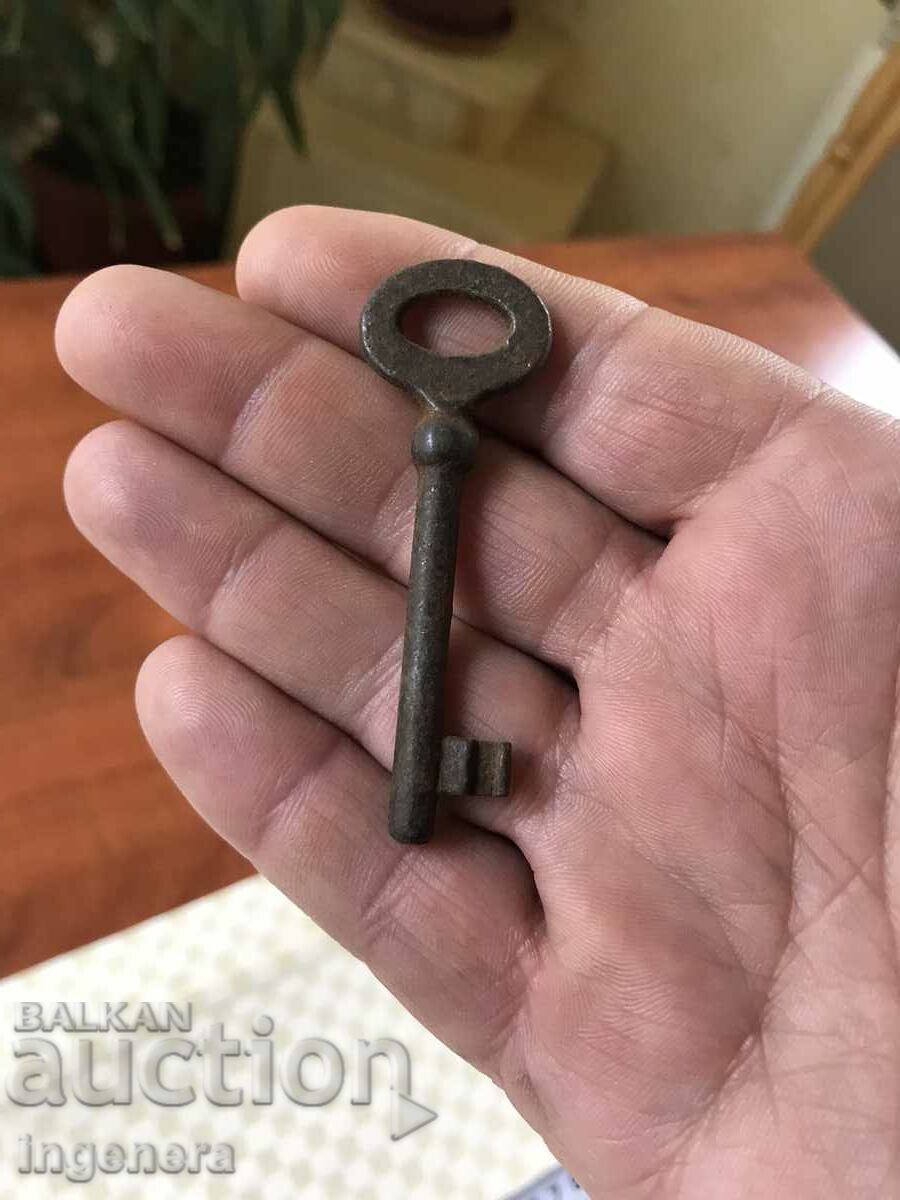 КЛЮЧ СТАРИНЕН ОТ САНДЪЦИТЕ НА БАБА И ДЯДО РЕЗЕ КАТИНАР - 5 КЛЮЧ СТАРИНЕН ОТ САНДЪЦИТЕ НА БАБА И ДЯДО РЕЗЕ КАТИНАР - 5