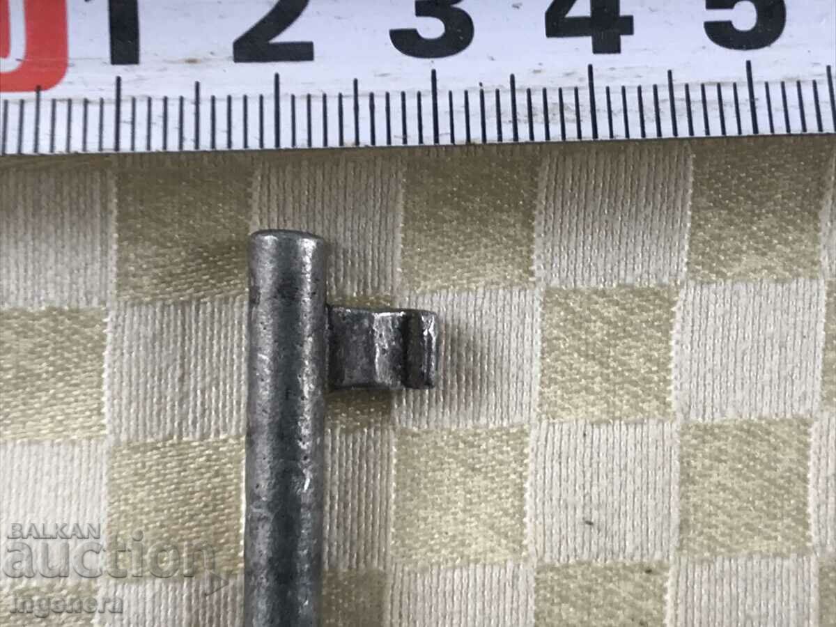 Доставка на КЛЮЧ СТАРИНЕН ОТ САНДЪЦИТЕ НА БАБА И ДЯДО РЕЗЕ КАТИНАР Доставка на КЛЮЧ СТАРИНЕН ОТ САНДЪЦИТЕ НА БАБА И ДЯДО РЕЗЕ КАТИНАР