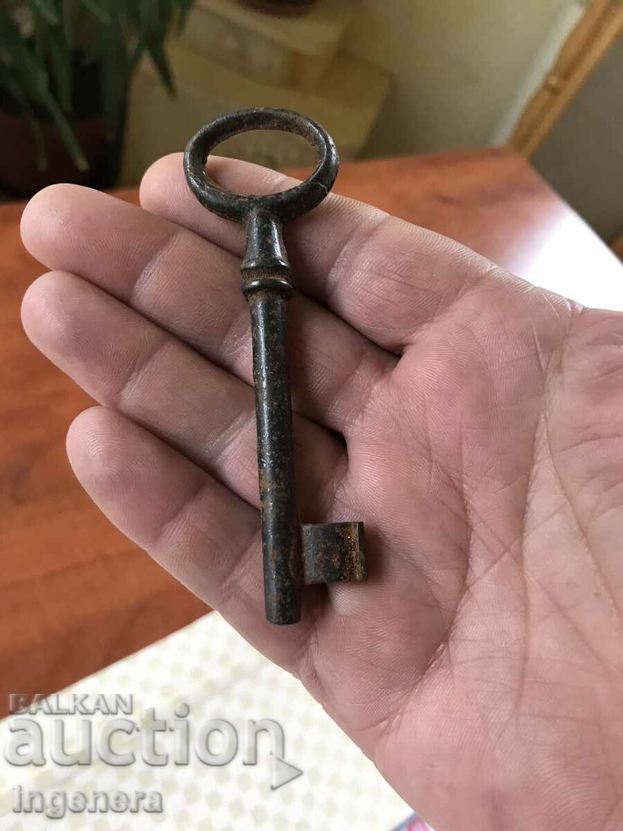 CHEIE ANTICHĂ DE LA BUNII ȘI CUFERELE BUNICULUI TAIAT LACAT - 5 CHEIE ANTICHĂ DE LA BUNII ȘI CUFERELE BUNICULUI TAIAT LACAT - 5