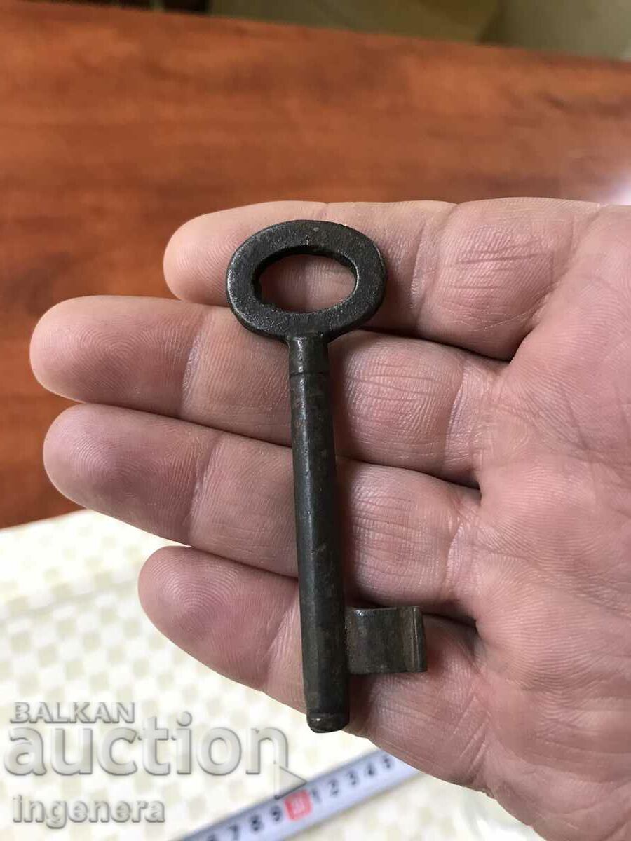 CHEIE ANTICHĂ DE LA BUNII ȘI CUFERELE BUNICULUI TAIAT LACAT - 5 CHEIE ANTICHĂ DE LA BUNII ȘI CUFERELE BUNICULUI TAIAT LACAT - 5