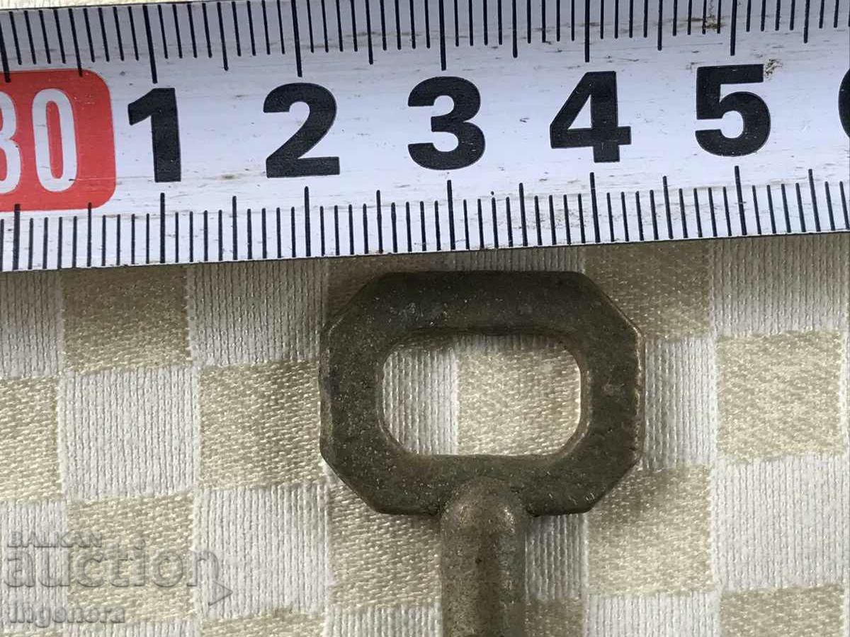 Licitație CHEIE ANTICHĂ DE LA BUNII ȘI CUFERELE BUNICULUI TAIAT LACAT Licitație CHEIE ANTICHĂ DE LA BUNII ȘI CUFERELE BUNICULUI TAIAT LACAT