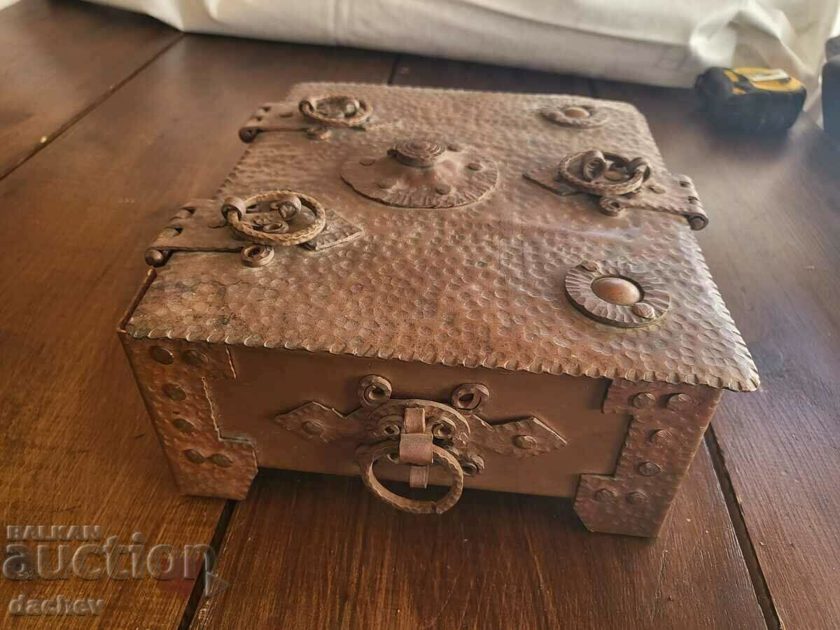 LARGE OLD WROUGHT COPPER JEWELRY BOX - MASTERPIECE - 5