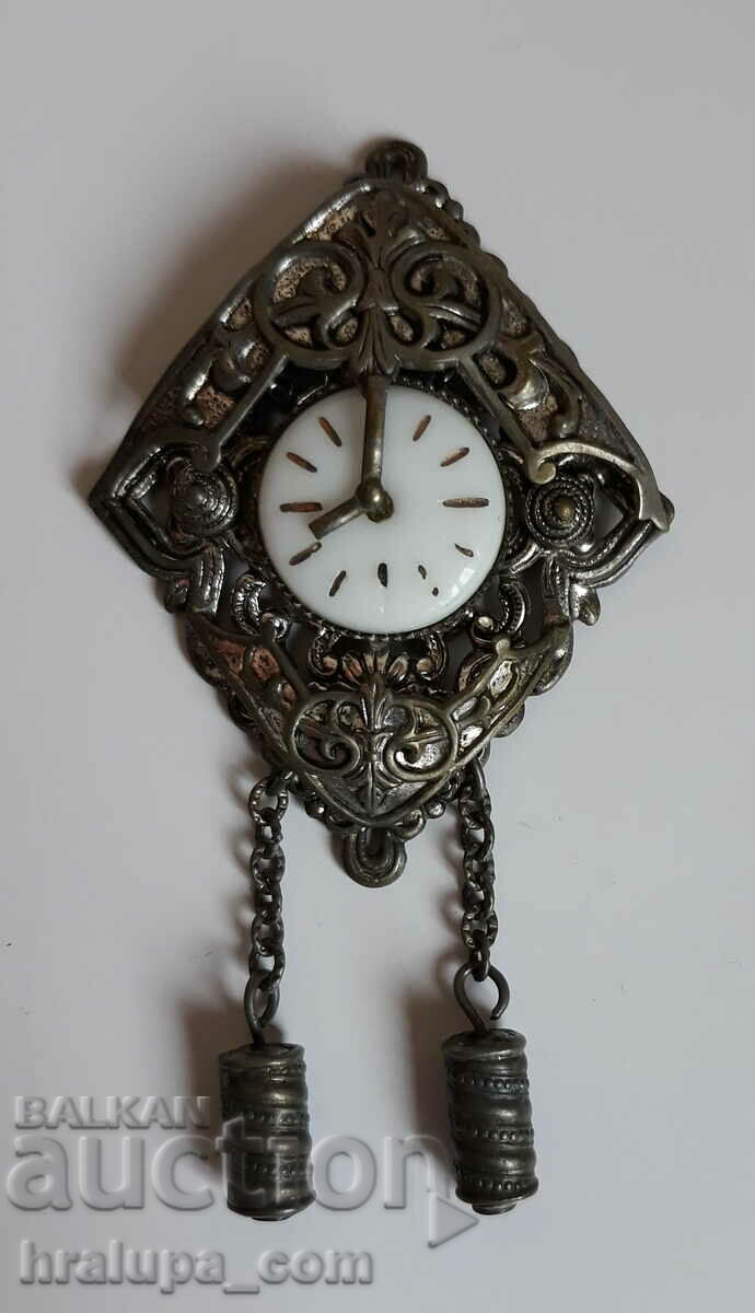 Old pendant clock