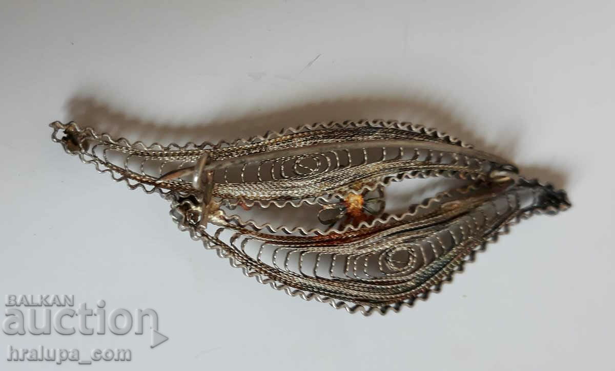 An old silver brooch with price 30.00 BGN | € 15.34