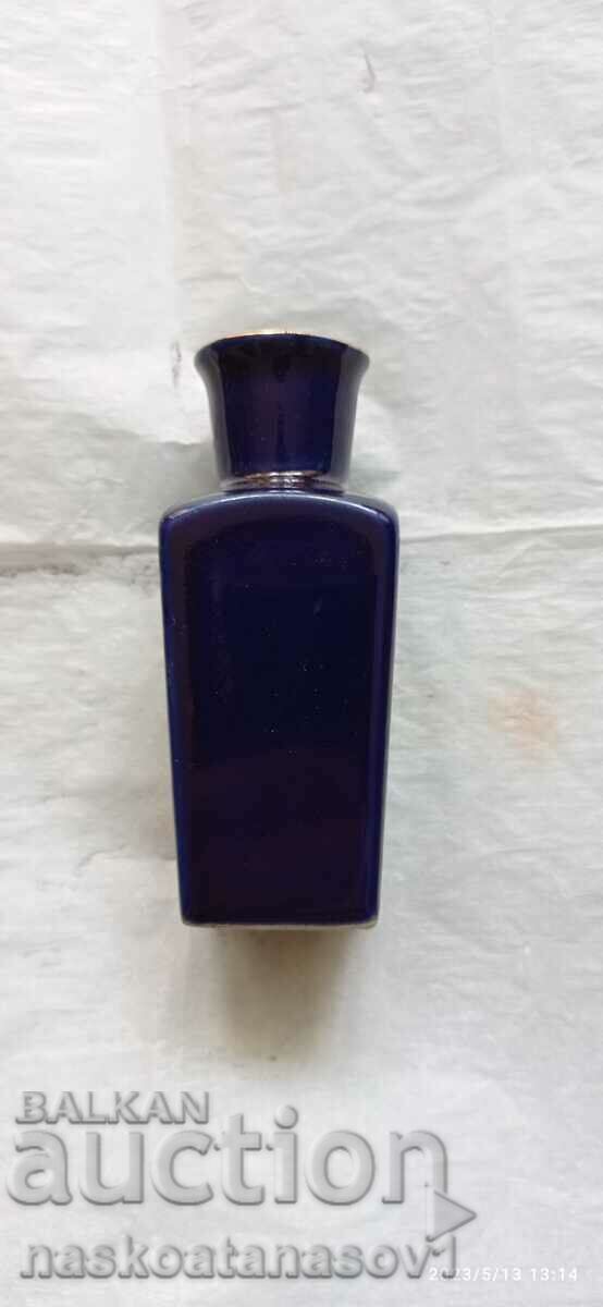 Μπουκάλι από πορσελάνη με τιμή 10.00 BGN | € 5.11 Μπουκάλι από πορσελάνη με τιμή 10.00 BGN | € 5.11