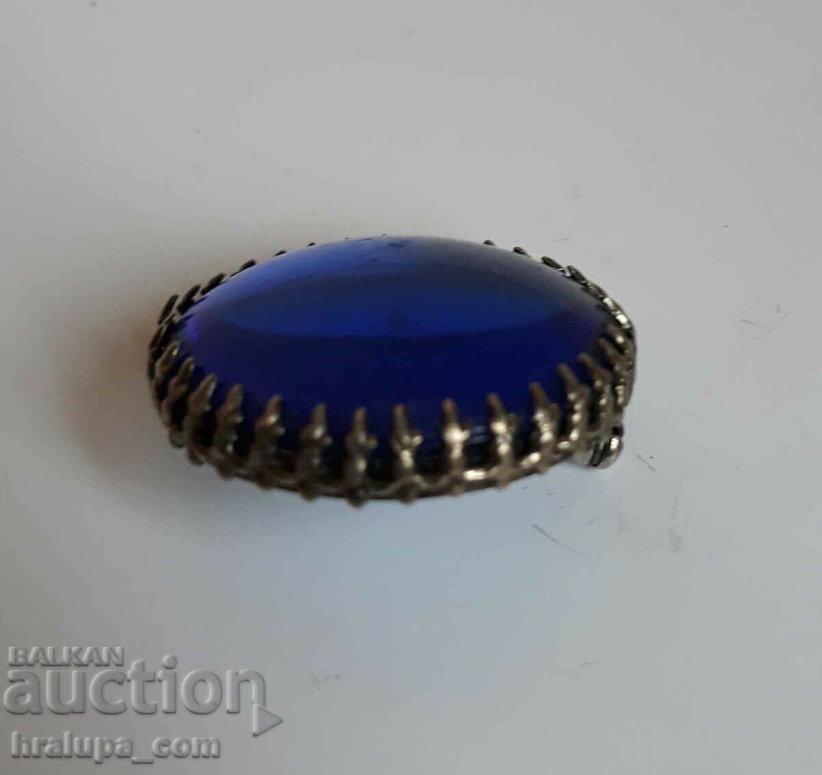 Old brooch with price 20.00 BGN | € 10.23 Old brooch with price 20.00 BGN | € 10.23