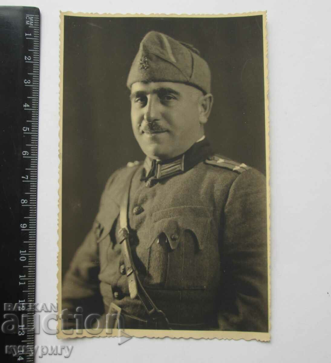 Παλαιά φωτογραφία φωτογραφία βασιλικός αξιωματικός με στολή μάχης με τιμή 15.00 BGN | € 7.67 Παλαιά φωτογραφία φωτογραφία βασιλικός αξιωματικός με στολή μάχης με τιμή 15.00 BGN | € 7.67