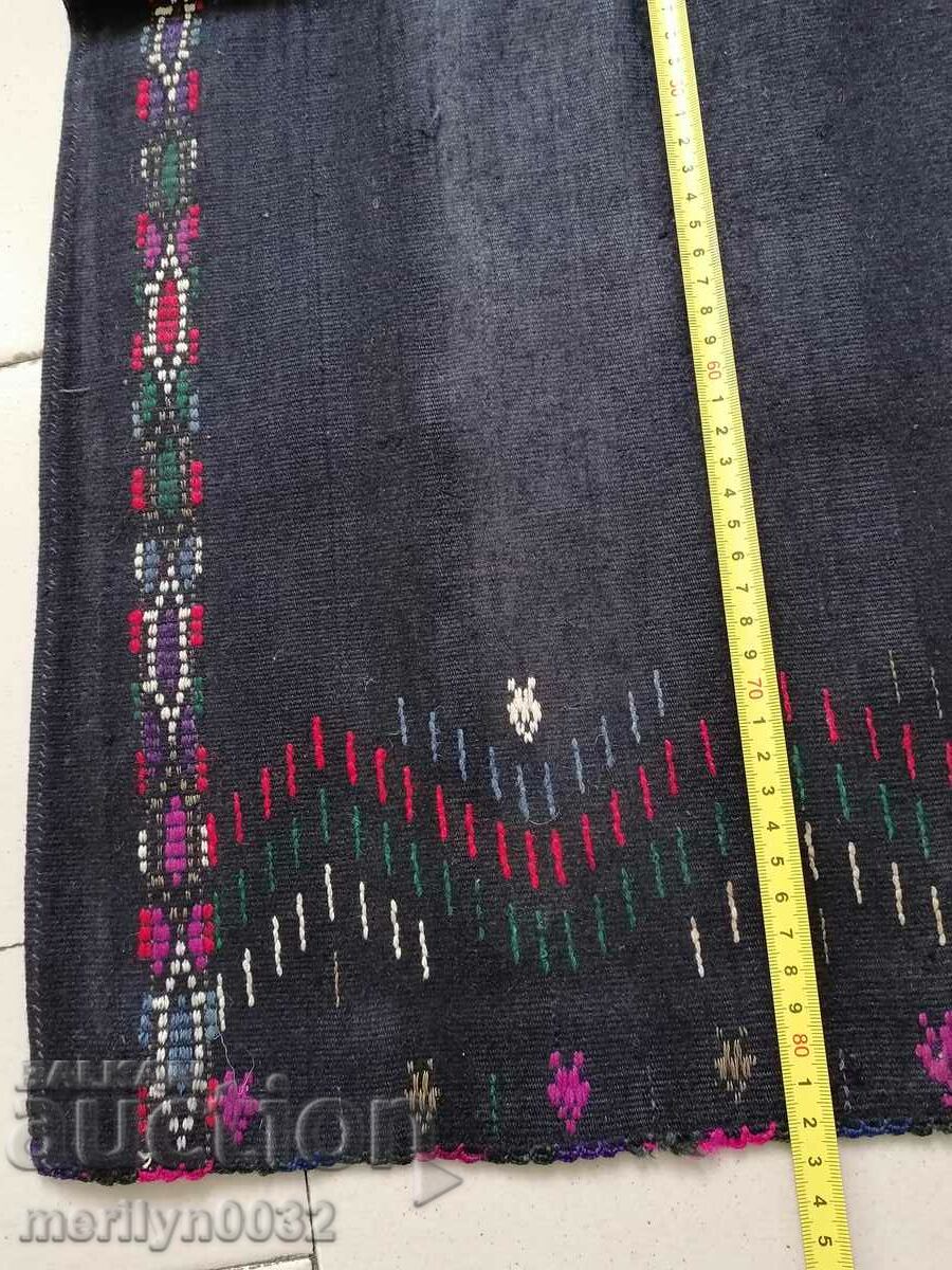 Delivery of An apron made of black costume, sukman, jingle