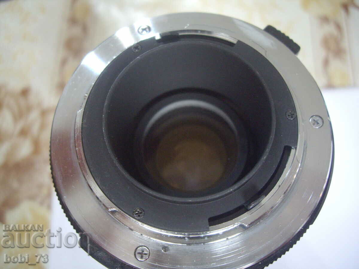 Delivery of Vivitar 135mm lens Delivery of Vivitar 135mm lens