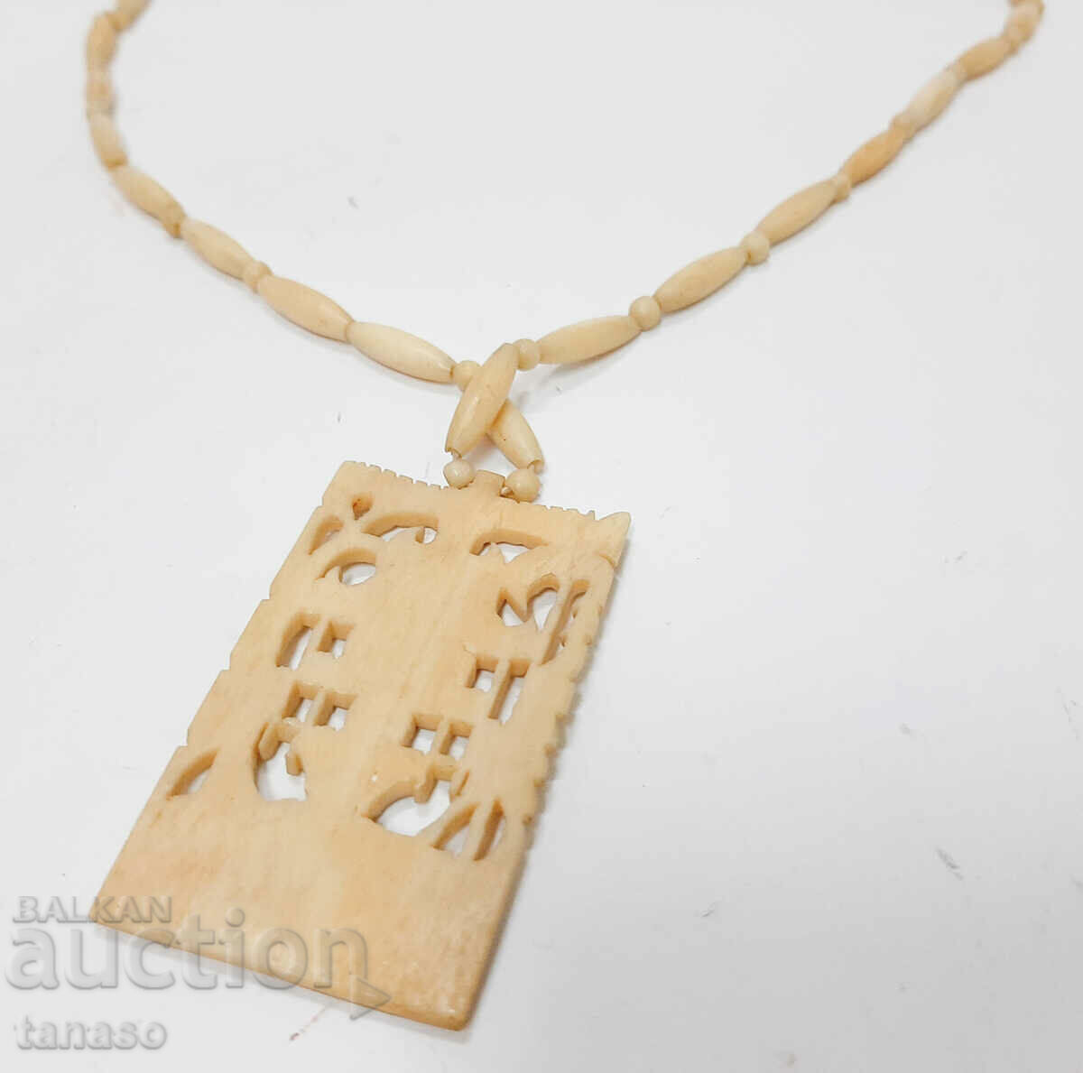 Delivery of Antique Ivory Necklace(12.3) Delivery of Antique Ivory Necklace(12.3)
