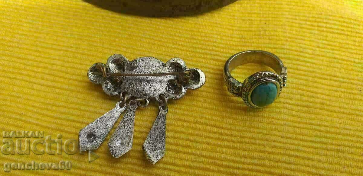 Δημοπρασία Δαχτυλίδι αντίκα και καρφίτσα/φυσική πέτρα