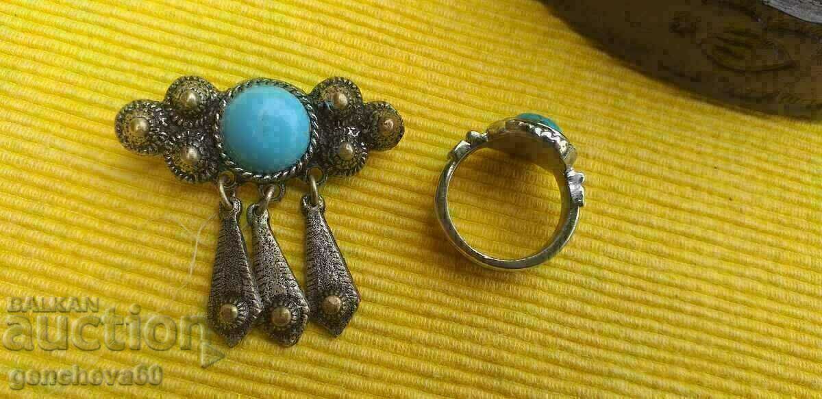 Παράδοση Δαχτυλίδι αντίκα και καρφίτσα/φυσική πέτρα