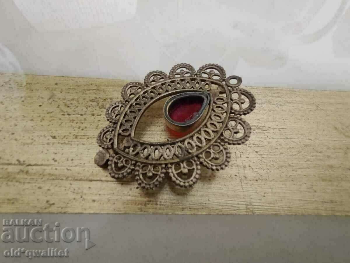 Auction Star pendant with red accent 45 mm / 25 mm Auction Star pendant with red accent 45 mm / 25 mm