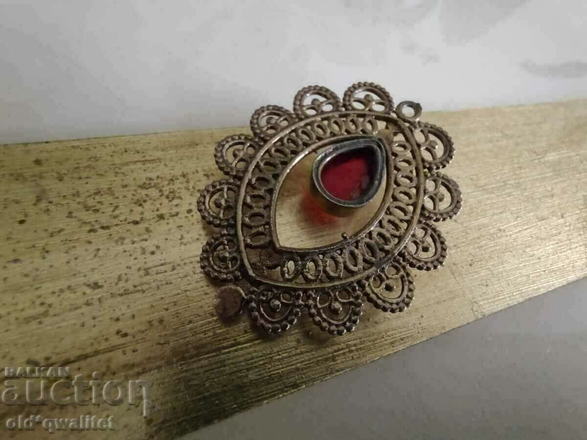 Delivery of Star pendant with red accent 45 mm / 25 mm Delivery of Star pendant with red accent 45 mm / 25 mm