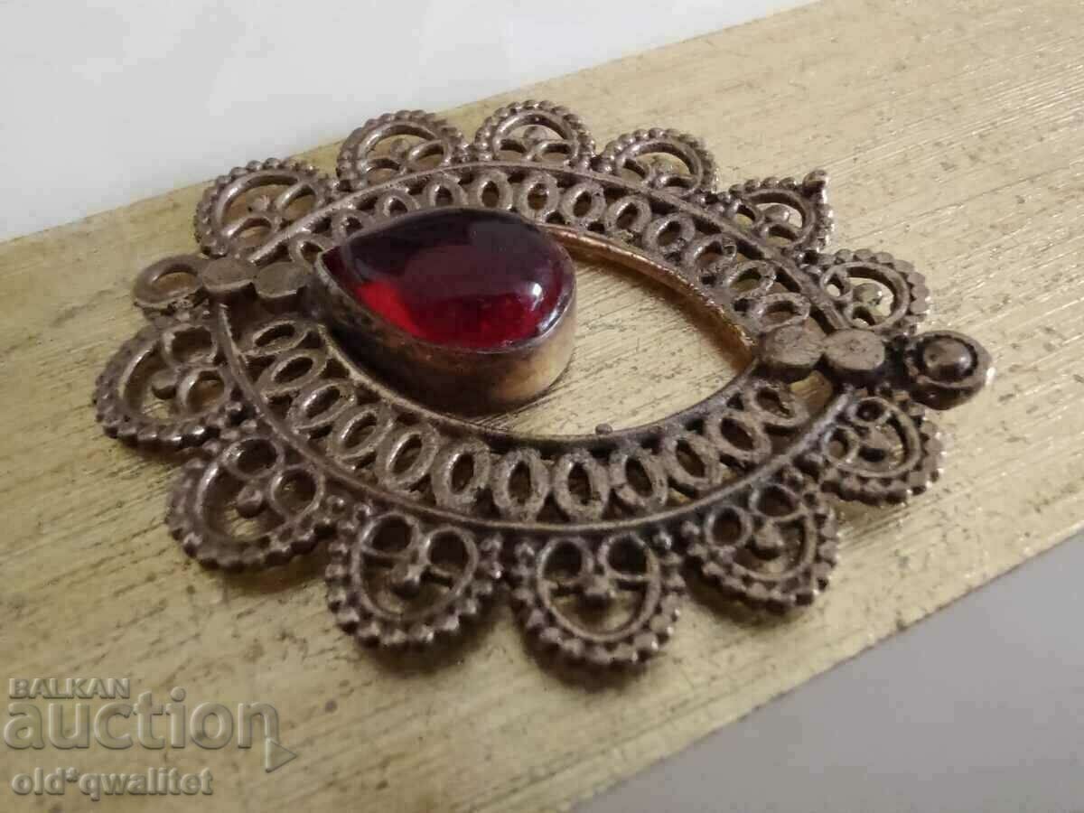 Star pendant with red accent 45 mm / 25 mm Star pendant with red accent 45 mm / 25 mm