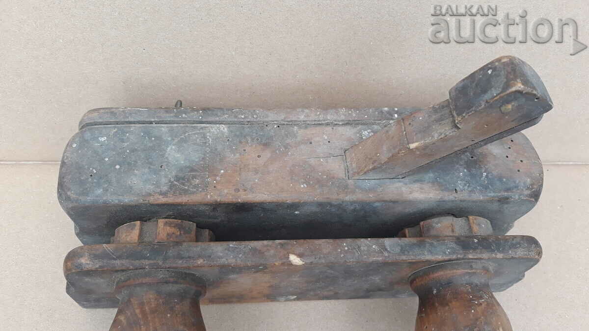 Auction an ancient primitive wooden grater Auction an ancient primitive wooden grater