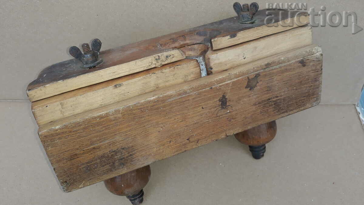 an ancient primitive wooden grater - 7 an ancient primitive wooden grater - 7