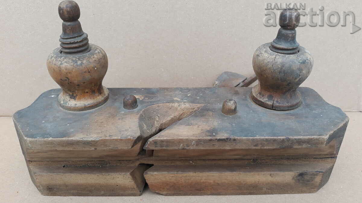 Delivery of an ancient primitive wooden grater