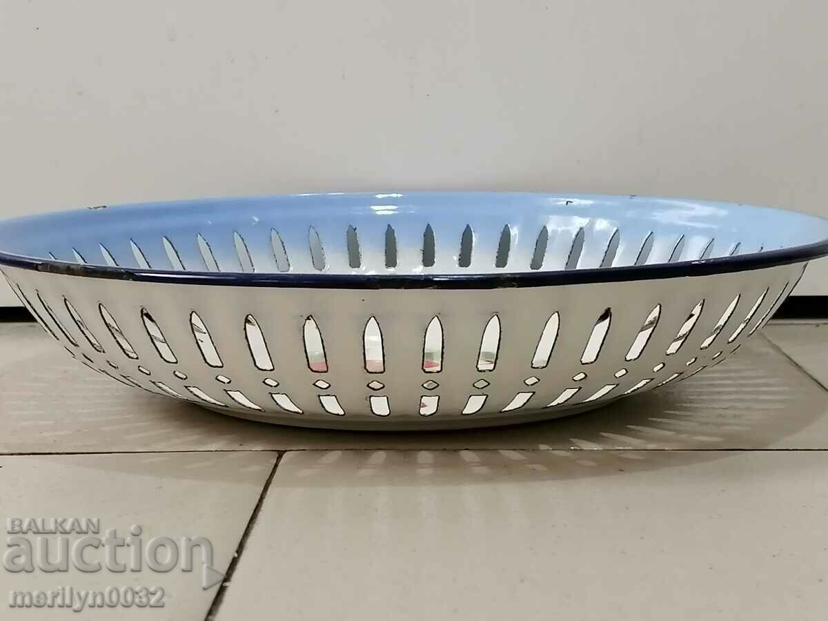 Παλιά κατσαρόλα με σμάλτο, φρούτα, εμαγιέ δοχείο με τιμή 46.00 BGN | € 23.52