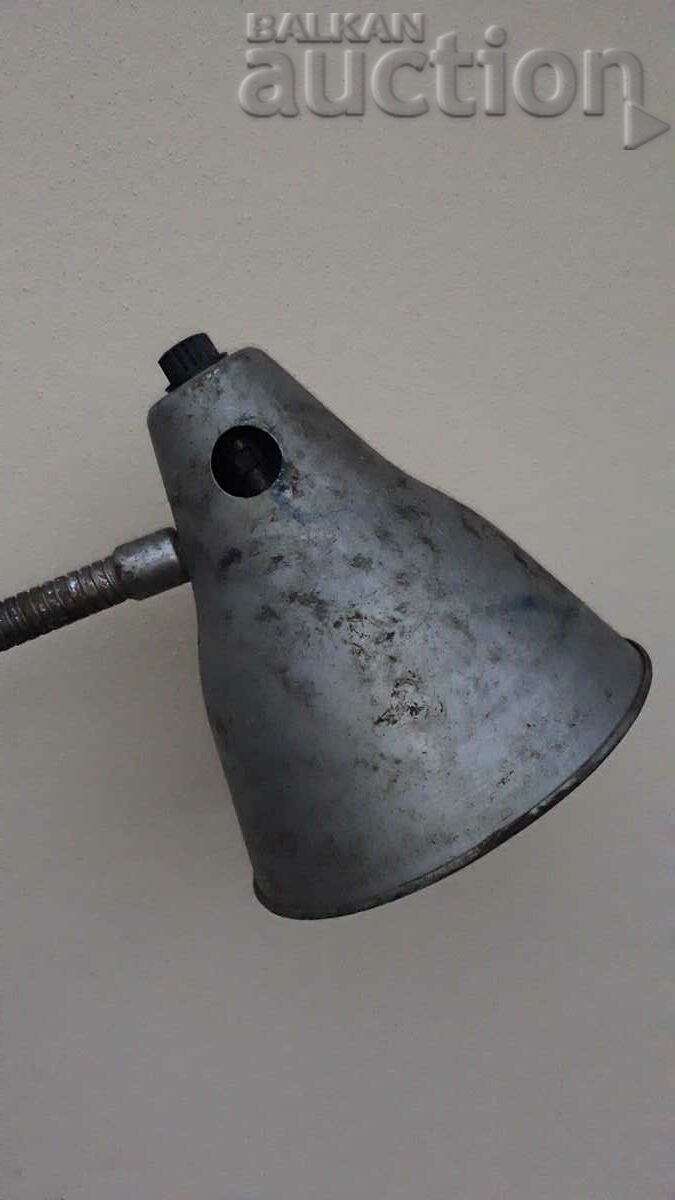 Auction MOBILE industrial work lamp social Auction MOBILE industrial work lamp social