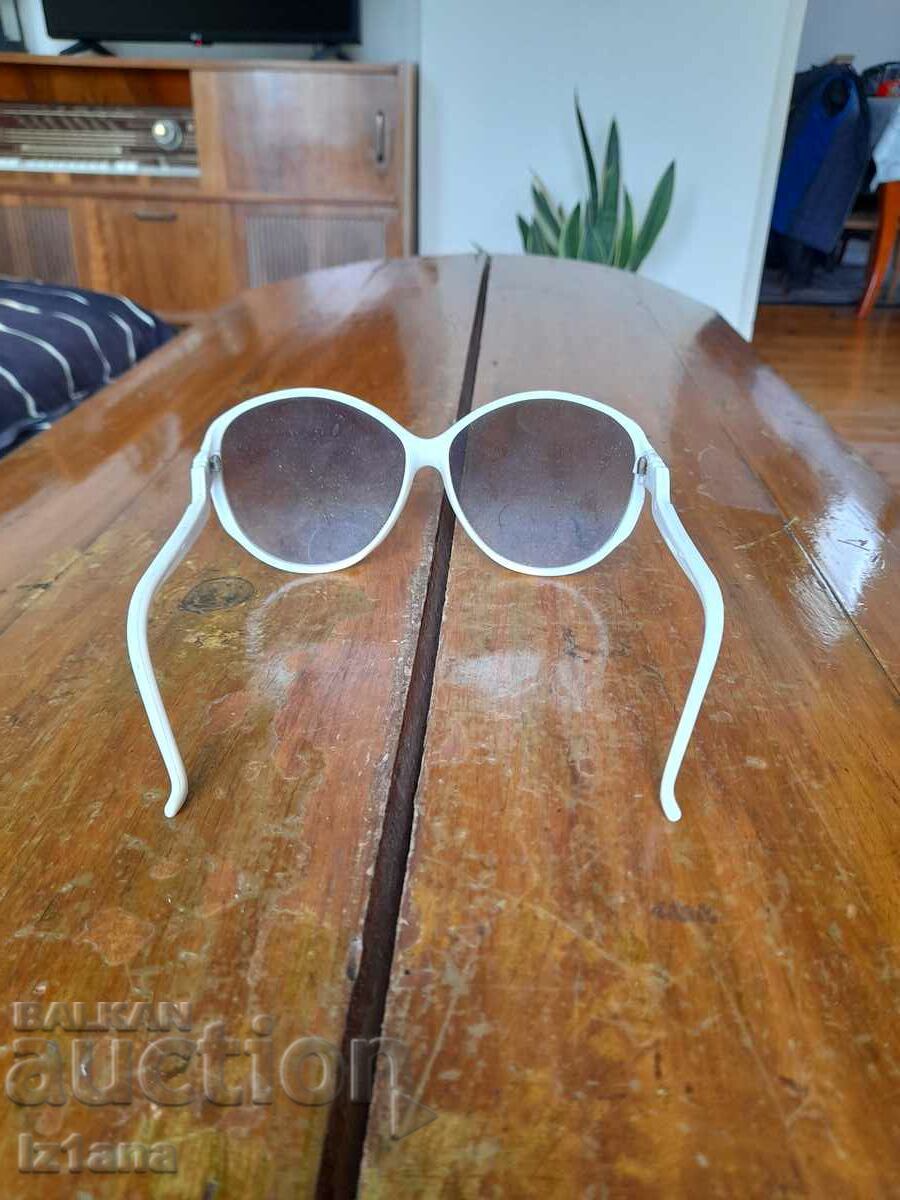 Auction  Old Women's Sunglasses
