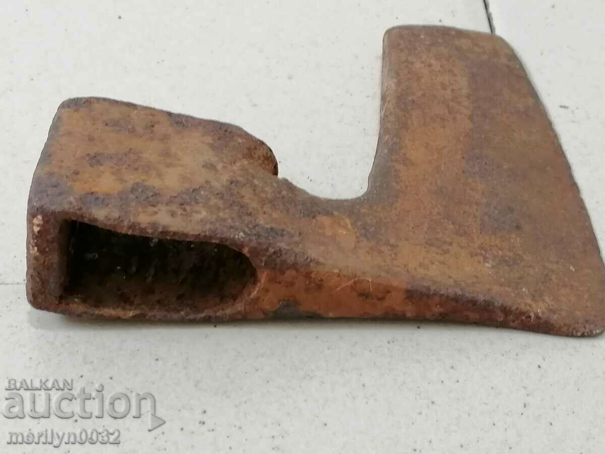 Παράδοση Ένα παλιό εργαλείο στέλεχος αξόνων σφυρήλατο σίδερο Παράδοση Ένα παλιό εργαλείο στέλεχος αξόνων σφυρήλατο σίδερο