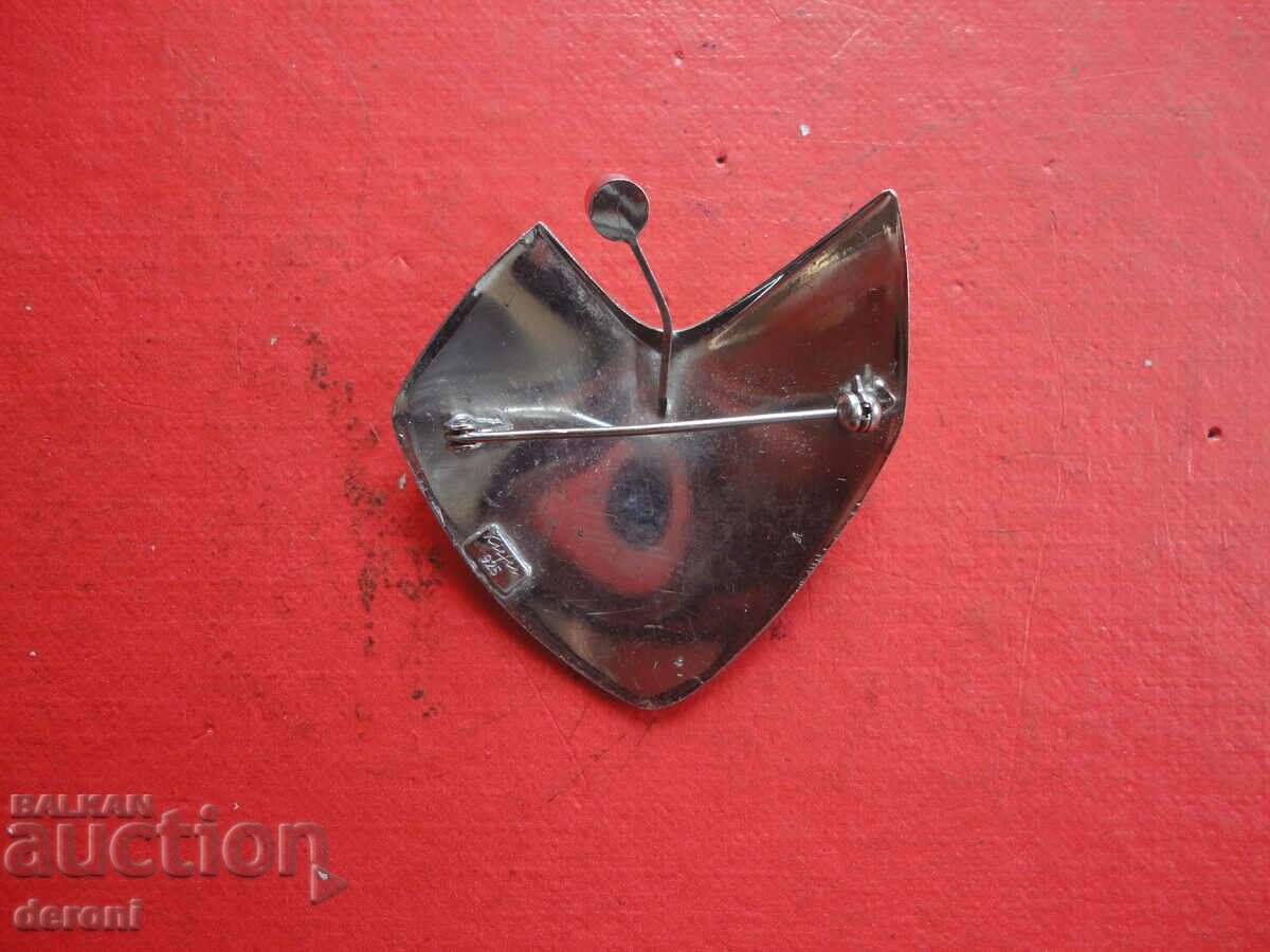 Auction A great 925 silver brooch Auction A great 925 silver brooch