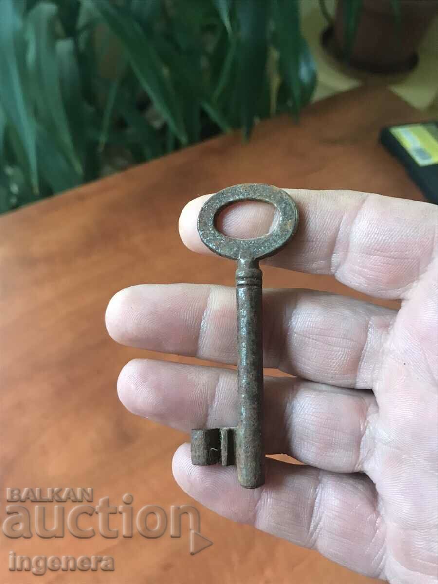 КЛЮЧ СТАРИНЕН ОТ САНДЪЦИТЕ НА БАБА И ДЯДО РЕЗЕ КАТИНАР - 5 КЛЮЧ СТАРИНЕН ОТ САНДЪЦИТЕ НА БАБА И ДЯДО РЕЗЕ КАТИНАР - 5