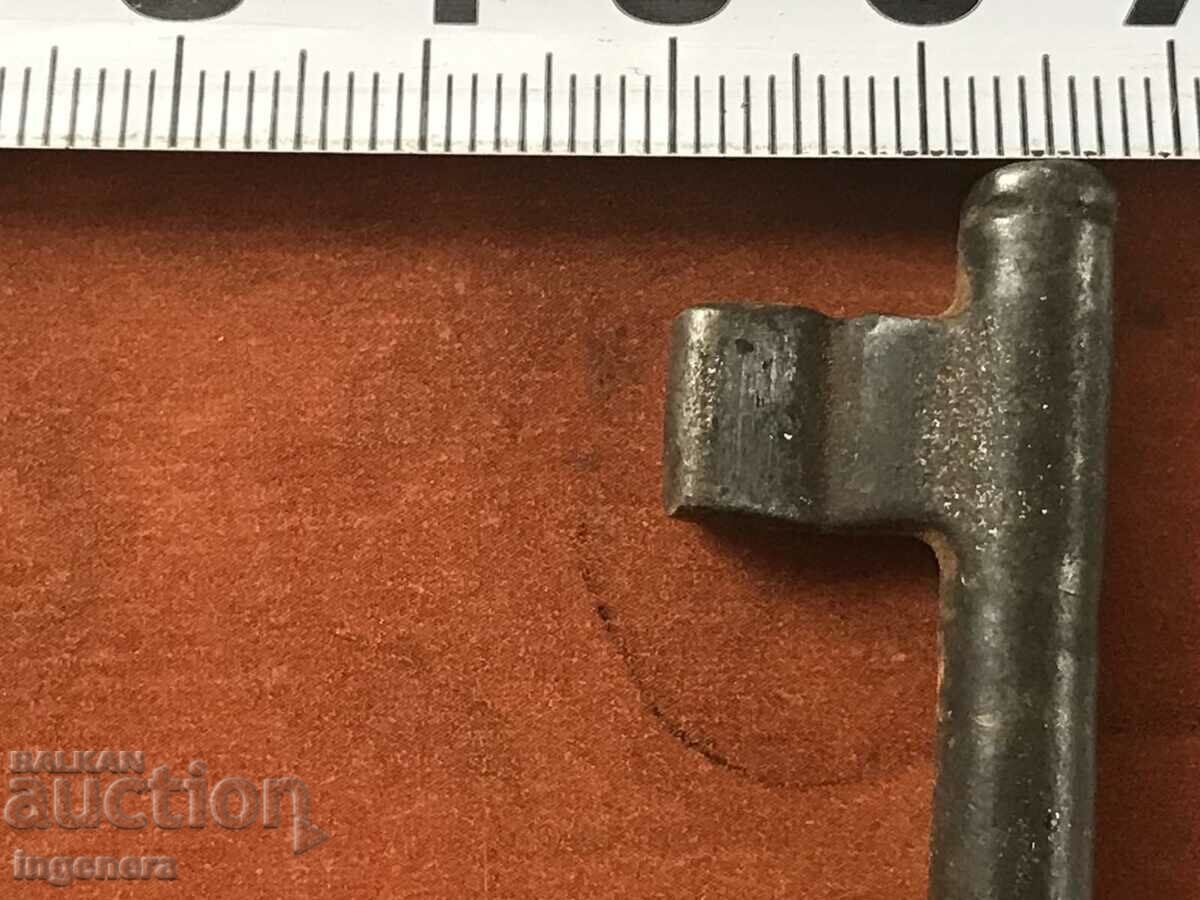 Delivery of ANTIQUE KEY FROM GRANDMOTHER AND GRANDFATHER'S CHESTS CUT PADLOCK Delivery of ANTIQUE KEY FROM GRANDMOTHER AND GRANDFATHER'S CHESTS CUT PADLOCK