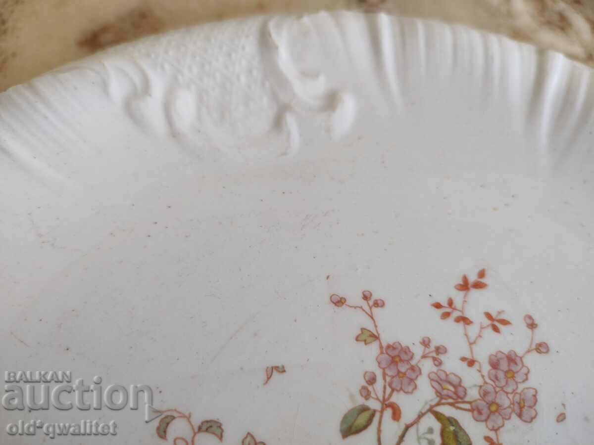 Delivery of Porcelain plate - flowers, Germany about 100 years old Delivery of Porcelain plate - flowers, Germany about 100 years old