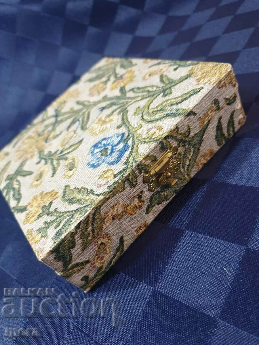 Delivery of Antique gold plated coffee spoons Delivery of Antique gold plated coffee spoons