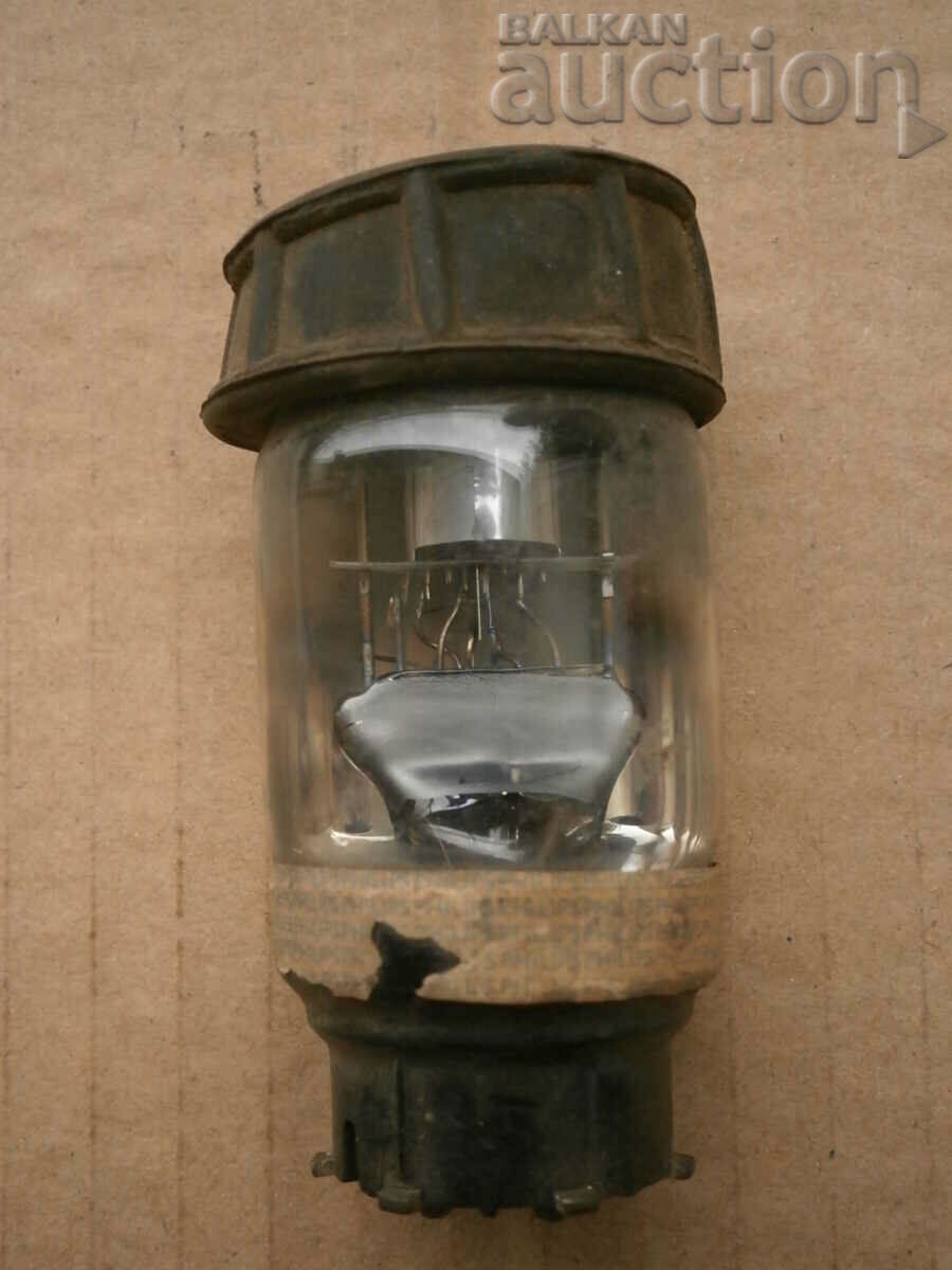 Delivery of Radio tube, radio apparatus EFM 1 62 PHILIPS Delivery of Radio tube, radio apparatus EFM 1 62 PHILIPS