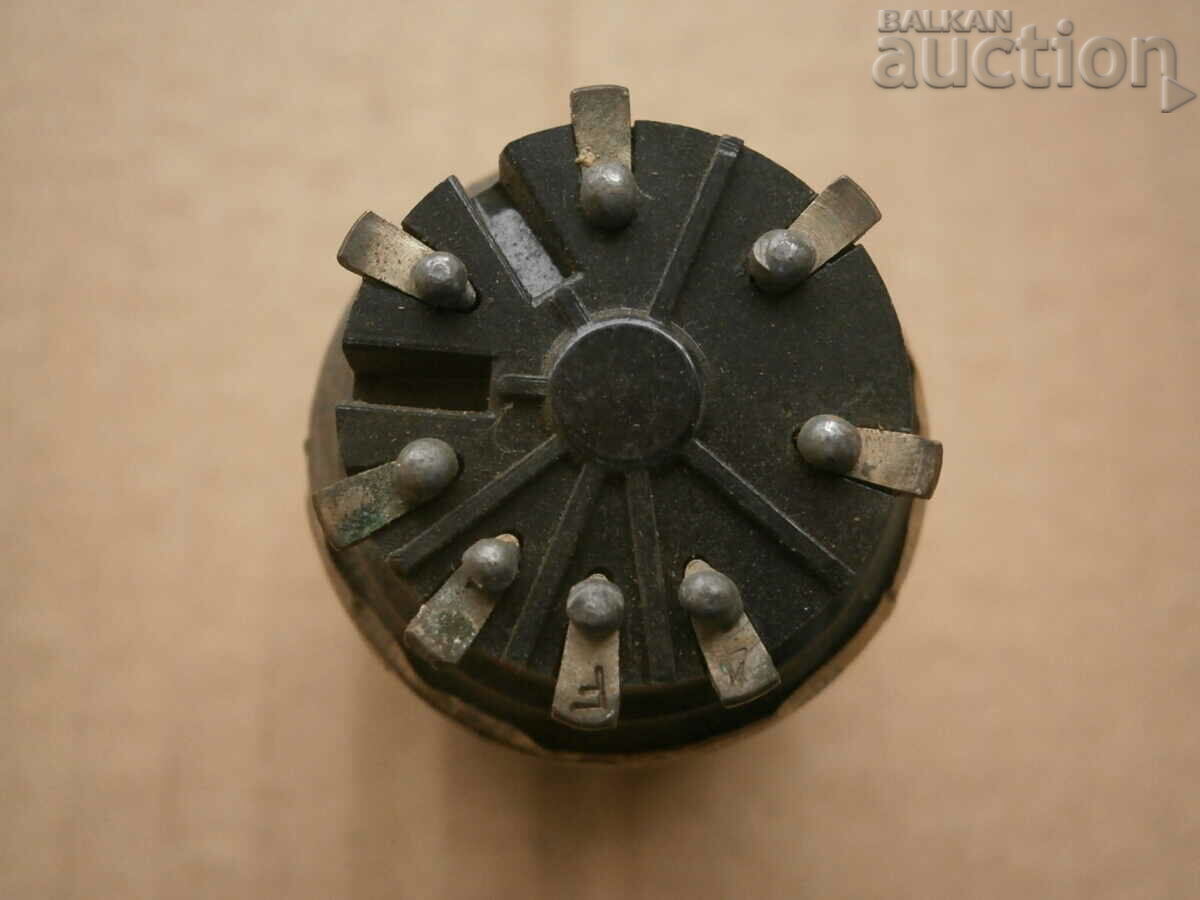 Radio tube, radio apparatus EFM 1 62 PHILIPS - 7 Radio tube, radio apparatus EFM 1 62 PHILIPS - 7