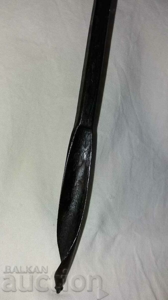 Antique rotary drill bit - 7 Antique rotary drill bit - 7