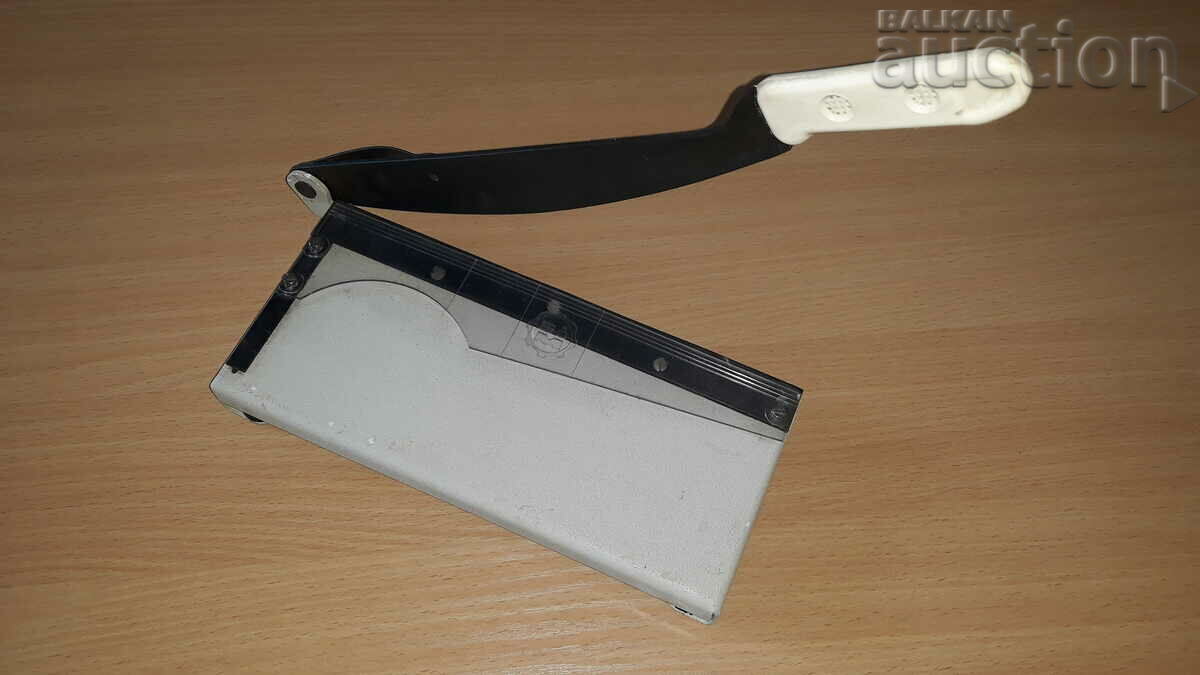 vintage guillotine scissors for photos with price 31.00 BGN | € 15.85 vintage guillotine scissors for photos with price 31.00 BGN | € 15.85