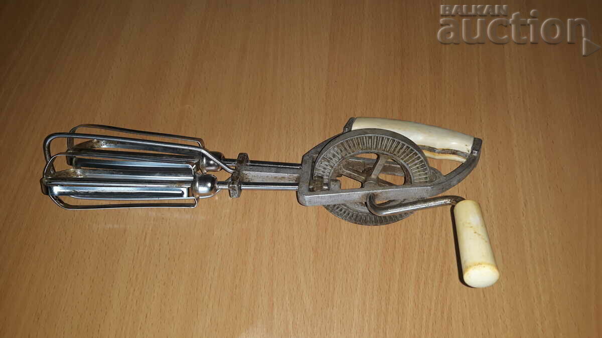 Hand mixer from the time of a sucker, USSR stirrer with price 31.00 BGN | € 15.85 Hand mixer from the time of a sucker, USSR stirrer with price 31.00 BGN | € 15.85