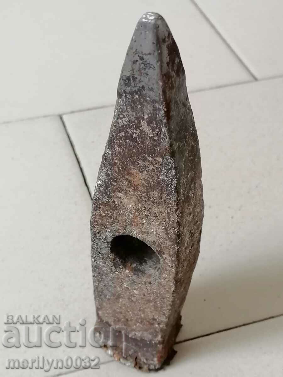 Delivery of A big old hammer hammer, an ax torpedo, a tornado lump Delivery of A big old hammer hammer, an ax torpedo, a tornado lump