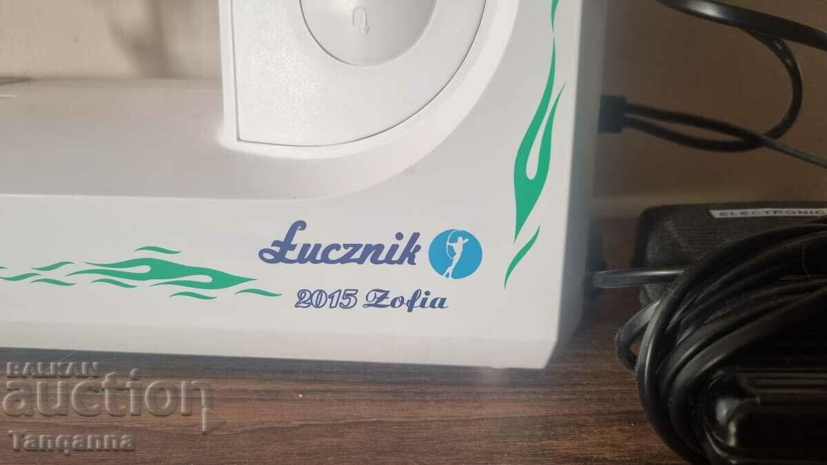 Sewing machine with price 400.00 BGN | € 204.52 Sewing machine with price 400.00 BGN | € 204.52