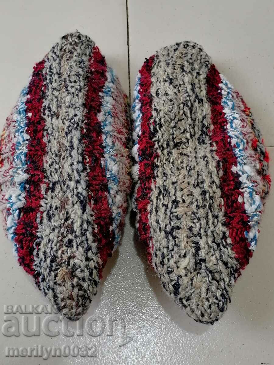 Mominish striped slippers from cheesy, costume with price 33.00 BGN | € 16.87 Mominish striped slippers from cheesy, costume with price 33.00 BGN | € 16.87