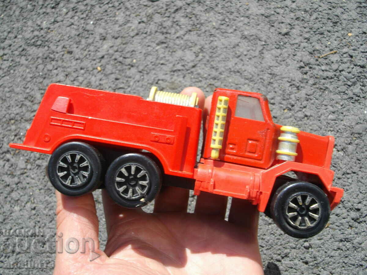 OLD PLATE TOY TRUCK - 6 OLD PLATE TOY TRUCK - 6