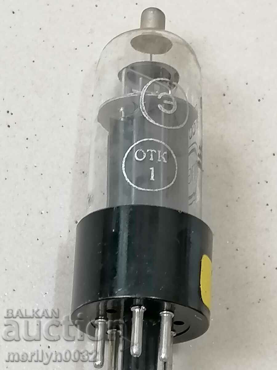 Lampă radio URSS 6P31С aparat radio cu preț 39.00 BGN | € 19.94 Lampă radio URSS 6P31С aparat radio cu preț 39.00 BGN | € 19.94