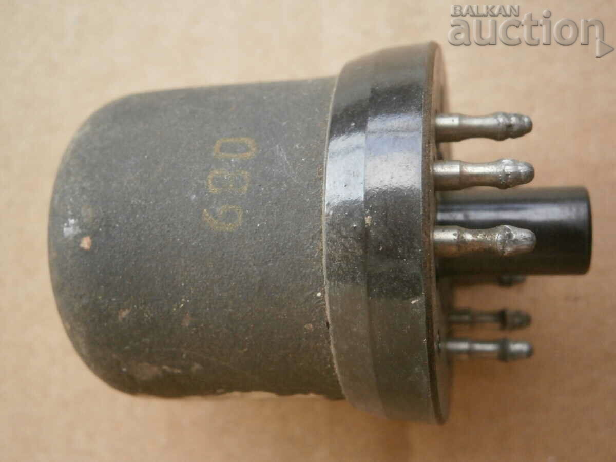 Radio lamp, radio apparatus with price 21.00 BGN | € 10.74 Radio lamp, radio apparatus with price 21.00 BGN | € 10.74