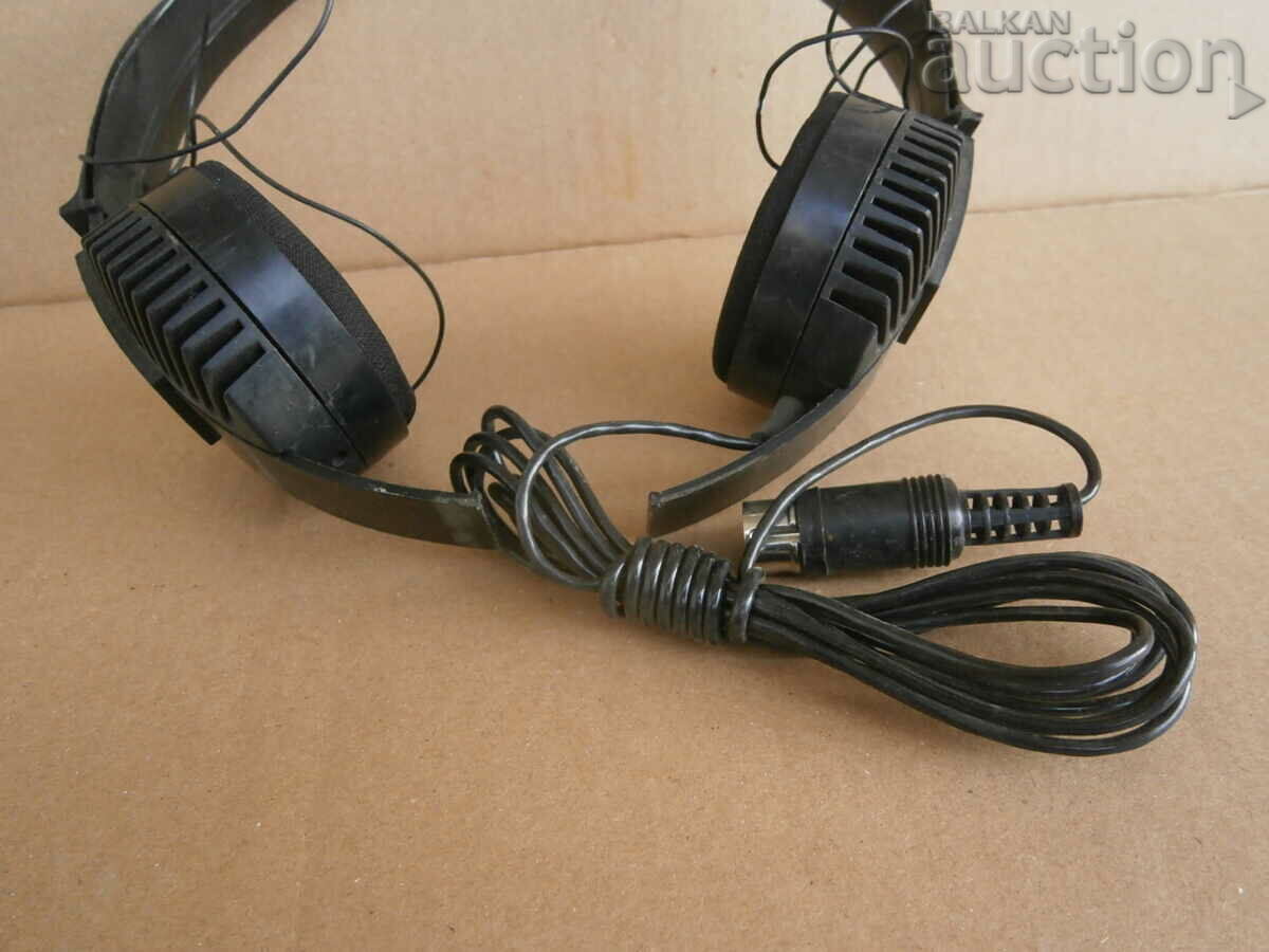 Delivery of RESPROM headphones HI FI Made in NRB Delivery of RESPROM headphones HI FI Made in NRB