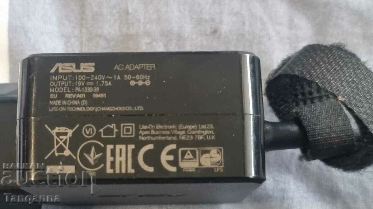 Sursa de alimentare originala ASUS cu preț 65.00 BGN | € 33.23