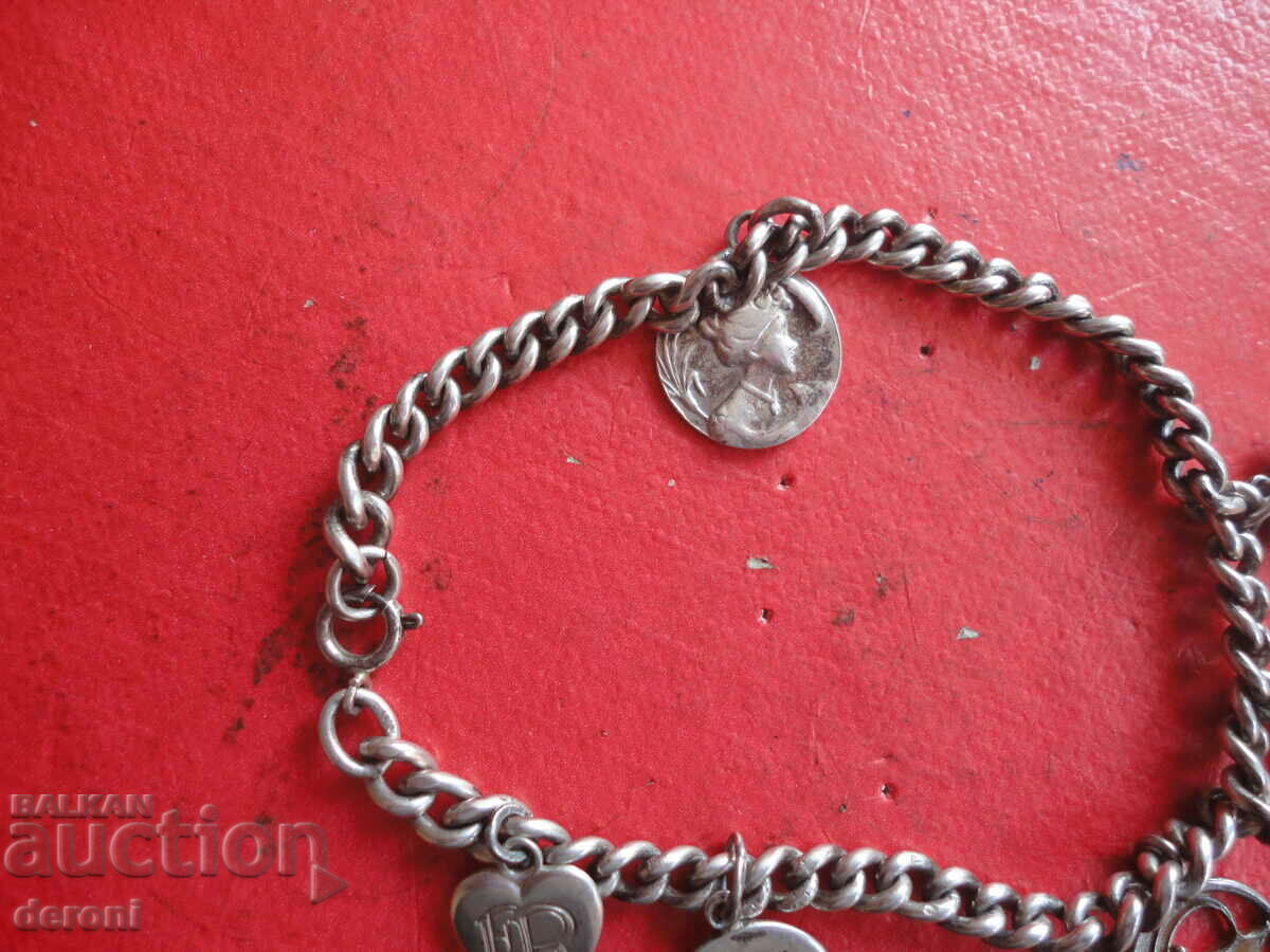 Delivery of Great silver bracelet charms