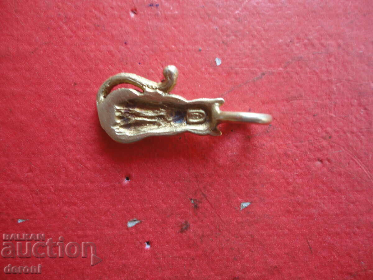 Παράδοση Φοβερό μενταγιόν με μενταγιόν από επιχρυσωμένο ασήμι Παράδοση Φοβερό μενταγιόν με μενταγιόν από επιχρυσωμένο ασήμι